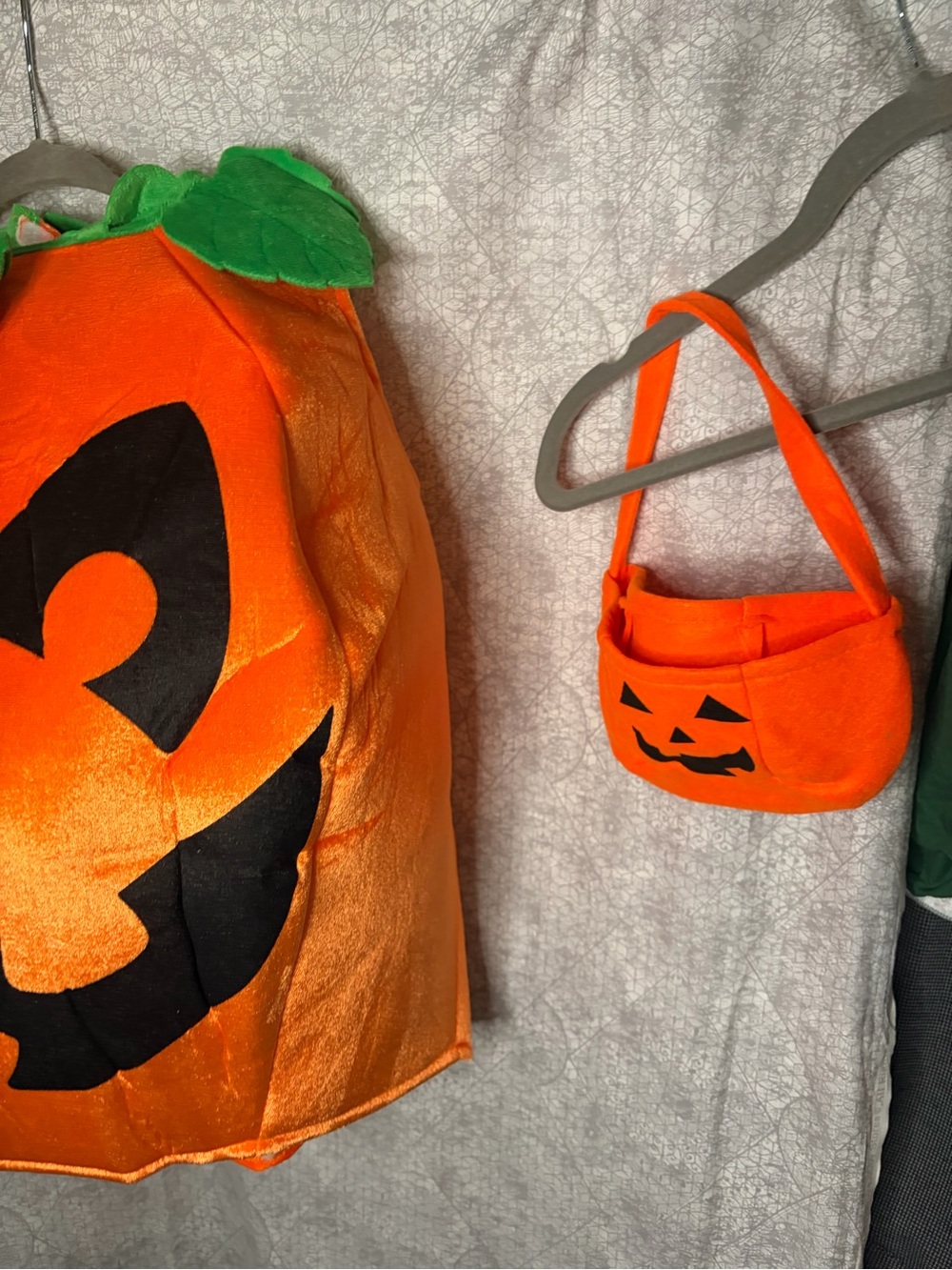 Pumpkin Costume 3T - Picture 4 of 7